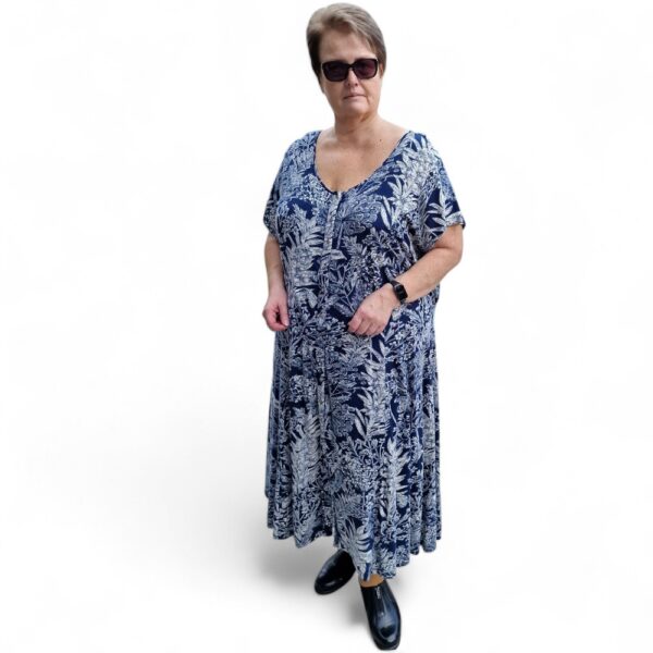 KL.663-Kukkakuvionen mekko"Celly"