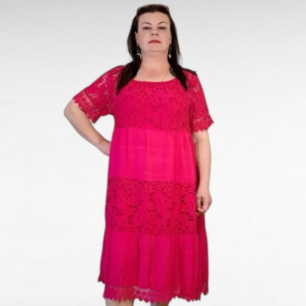 KL.583- Yksivärinen pitsinen mekko "Italy Moda" - Image 4