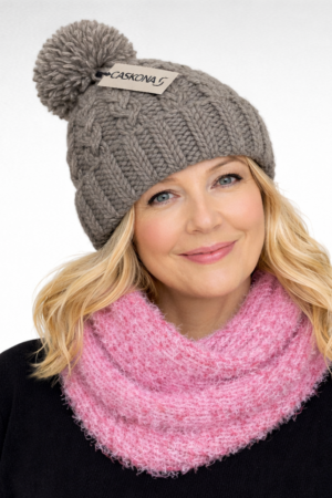 MU.130-Harmaa ”Cascona ”pipo vuorilla.